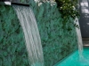 Zwembad met waterval